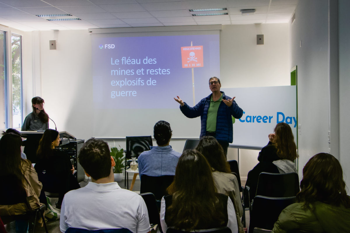 Did you know A deminer cannot work when a person is within 50 metres. (Ukraine, 2021)